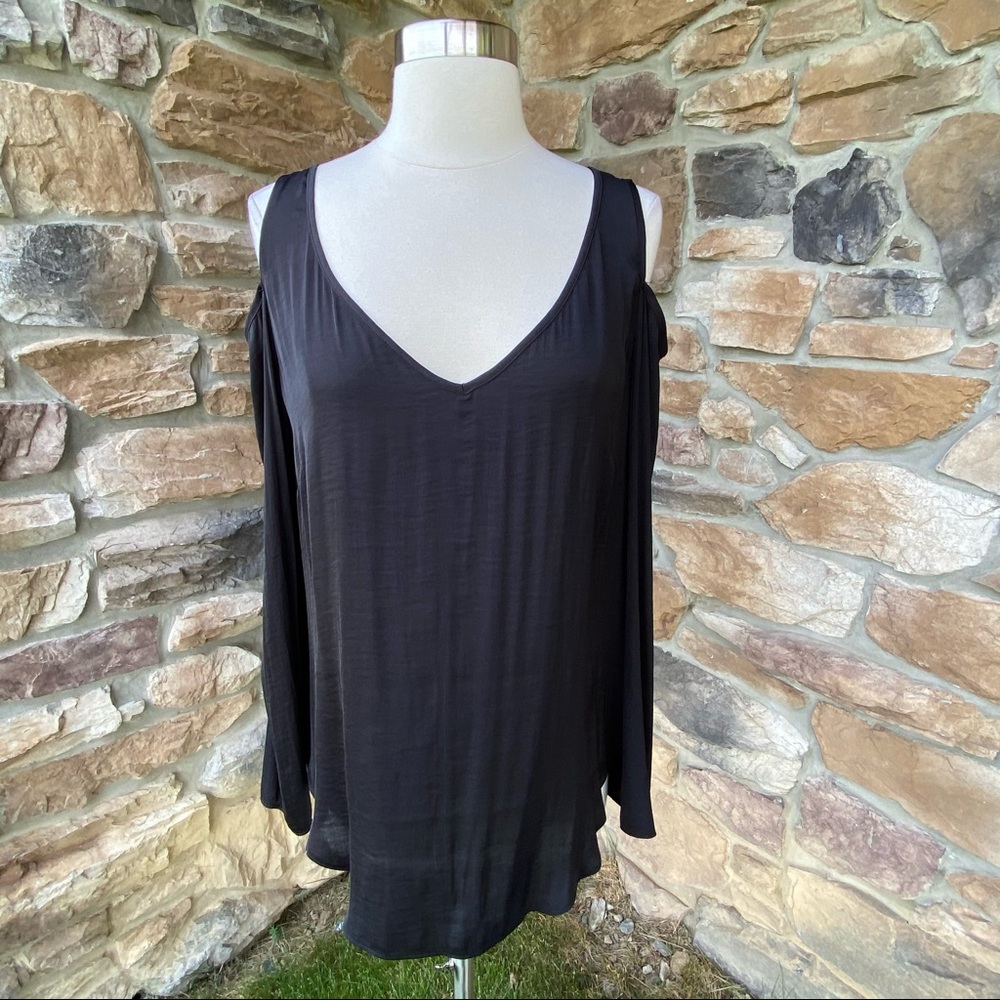 Bisou Bisou Cold Shoulder Top